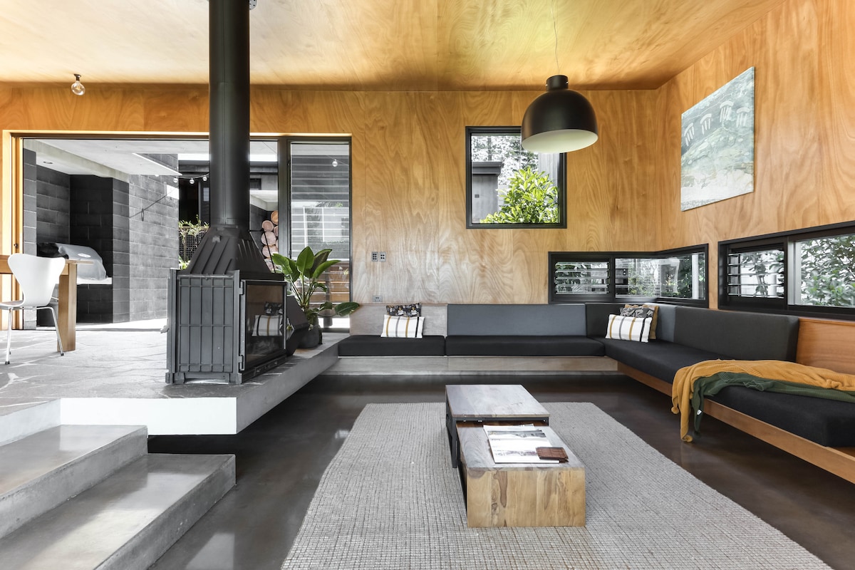 Top Airbnb: Banksia House at Kings Beach - a relaxing oasis in Kings Beach