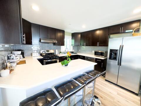Close to New York City with Bridge View & Parking