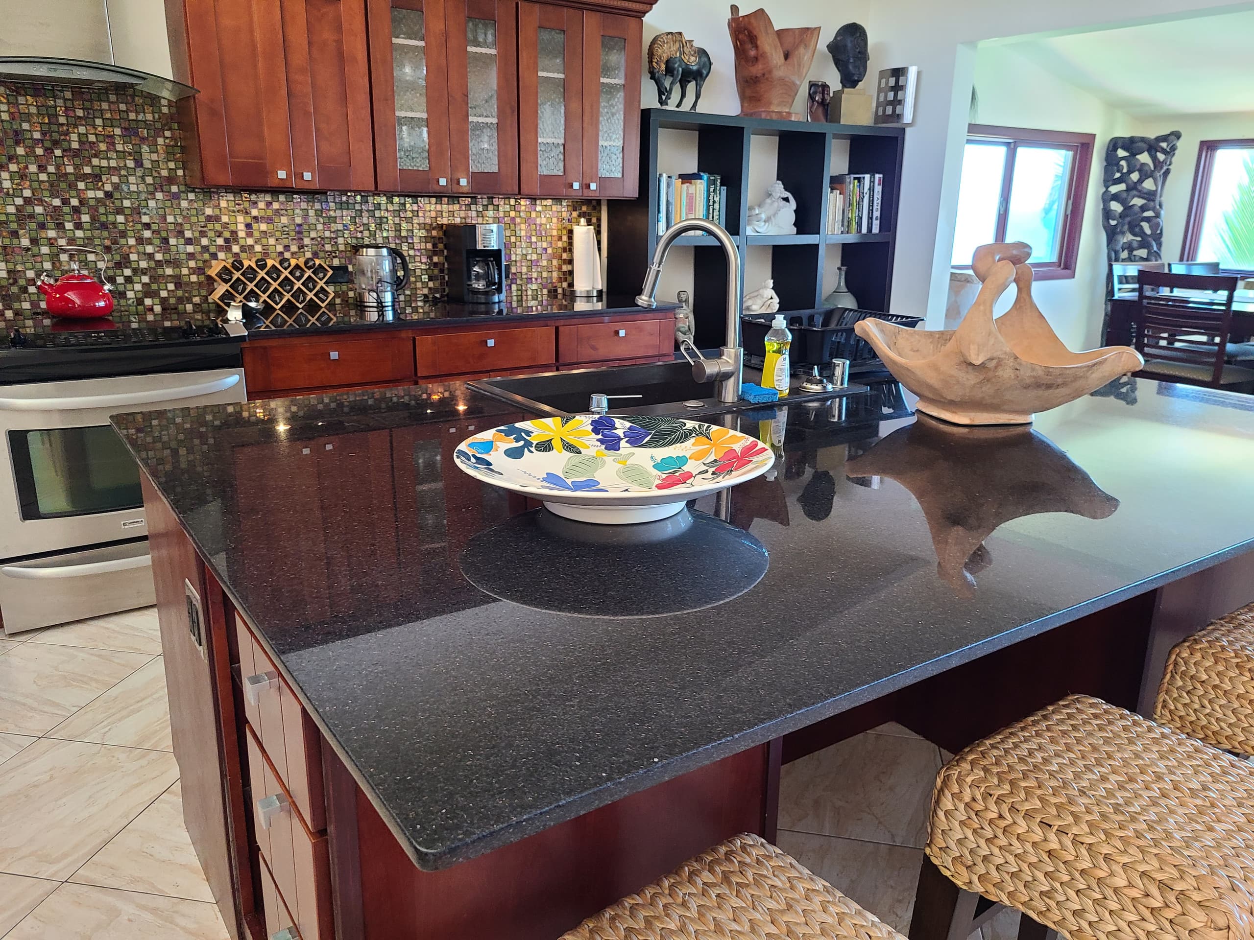 Home in Hilo · ★5.0 · 3 bedrooms · 4 beds · 2 baths - Image 3