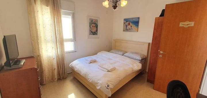 Bedroom no. 2 (with bathroom)