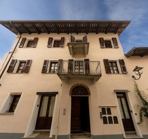 La Morra Flat - entire house