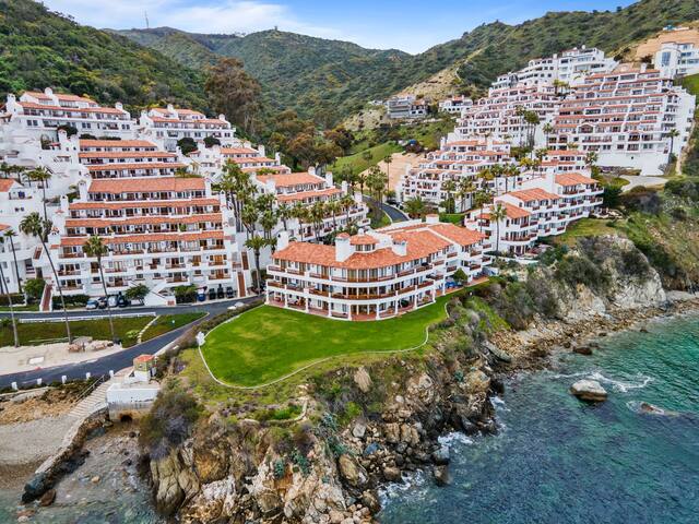 2-Bedroom Condo: OCEAN Views & Golf Cart! gallery image 2