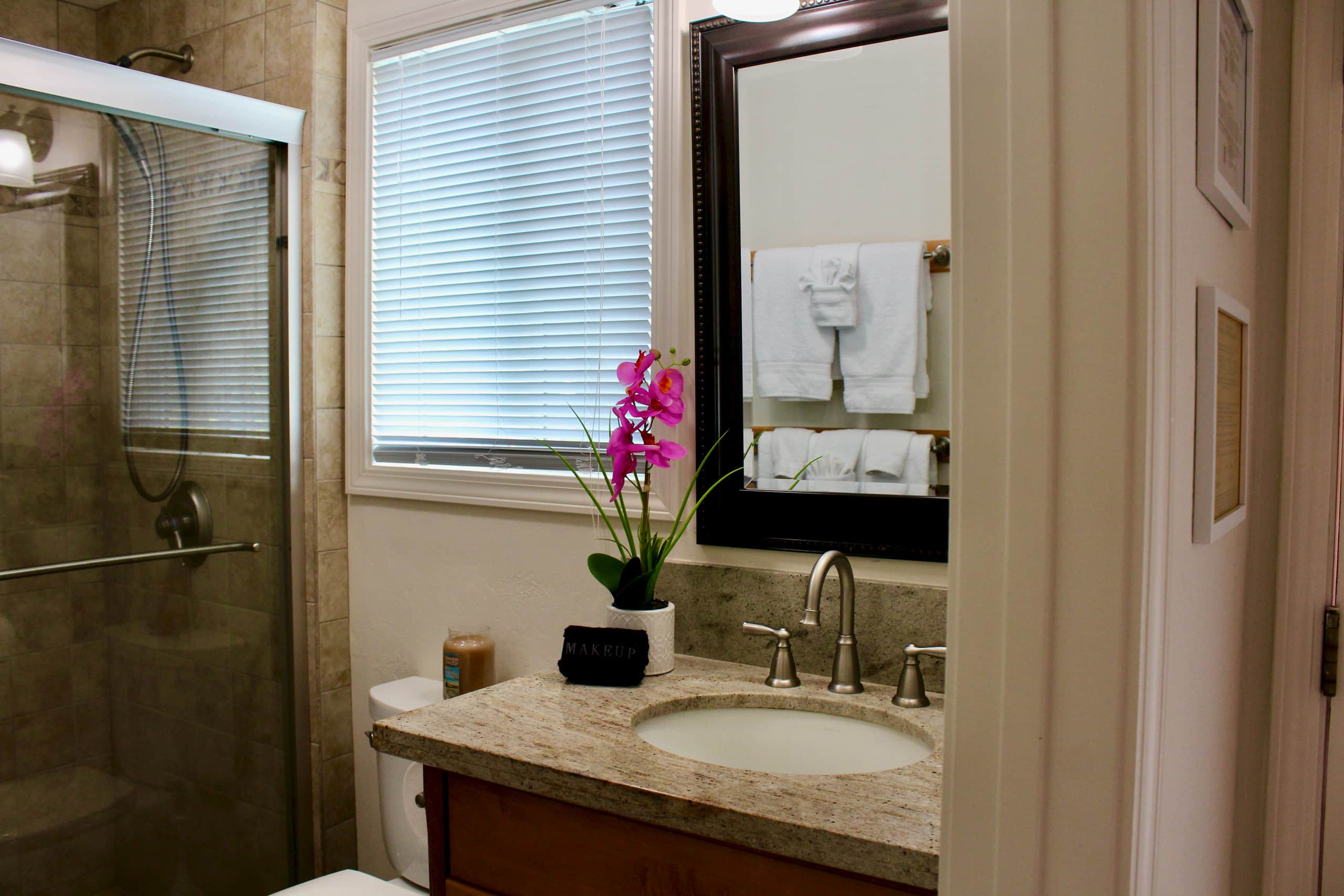 Condo in Kailua-Kona · ★4.96 · 2 bedrooms · 4 beds · 2 private baths - Image 13