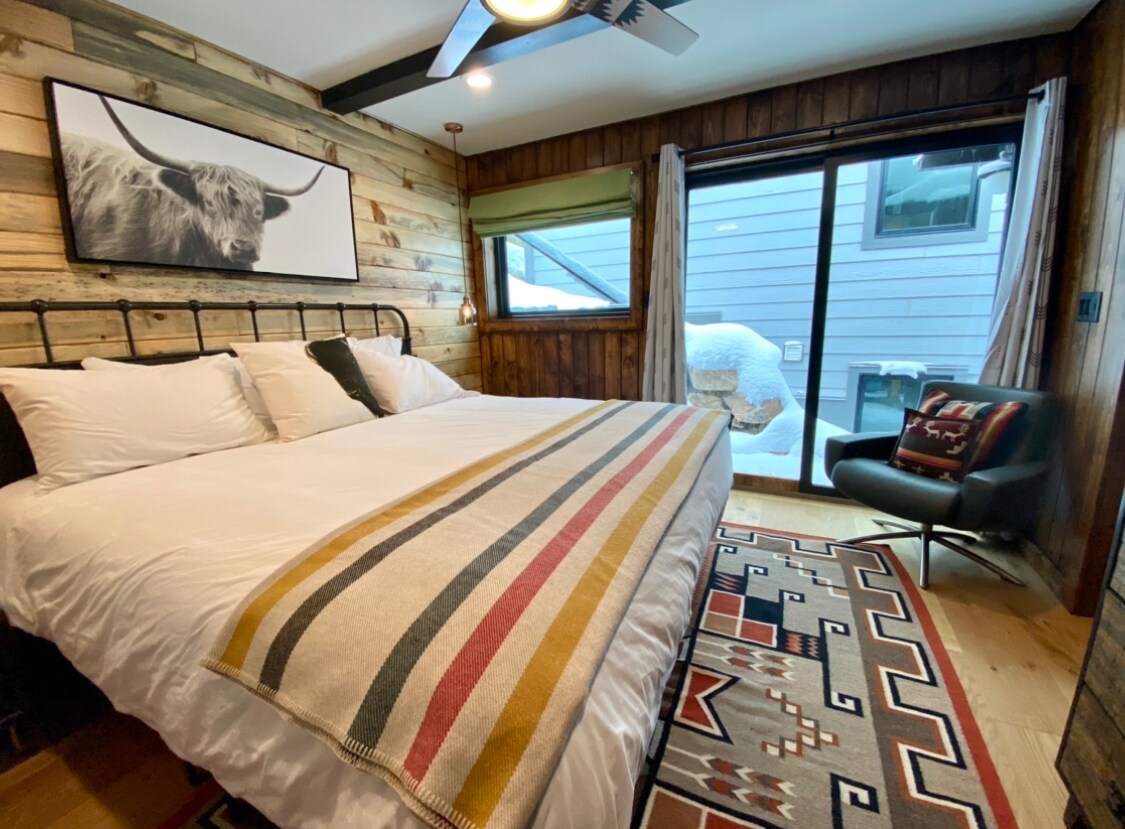 Another view of the master bedroom ... lots of natural light (but also blackout curtains for sleepy time).