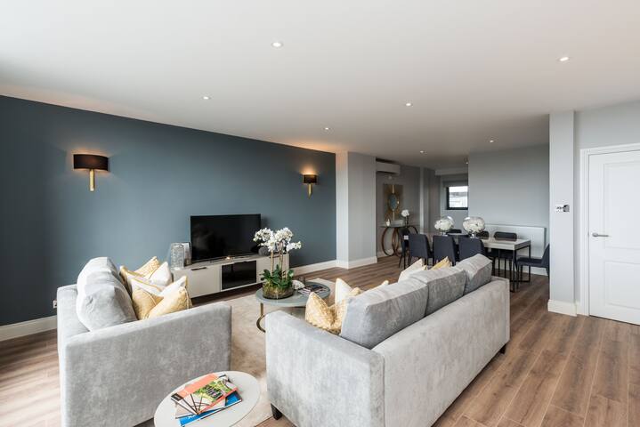 Elegant 4BD Duplex Apartment in Earls Court gallery image 5