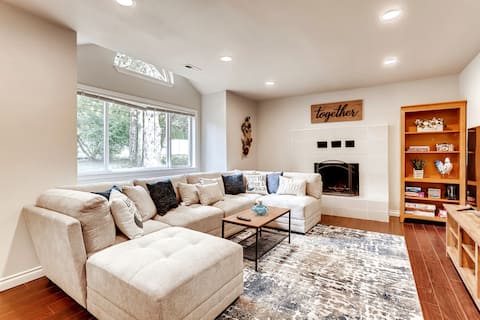 Modern 4BD Farmhouse Bliss w/ AC & Stunning Views