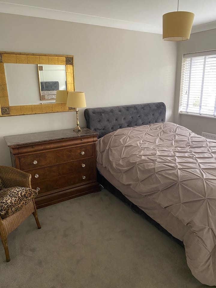 West Byfleet Holiday Rentals & Homes England, United Kingdom Airbnb