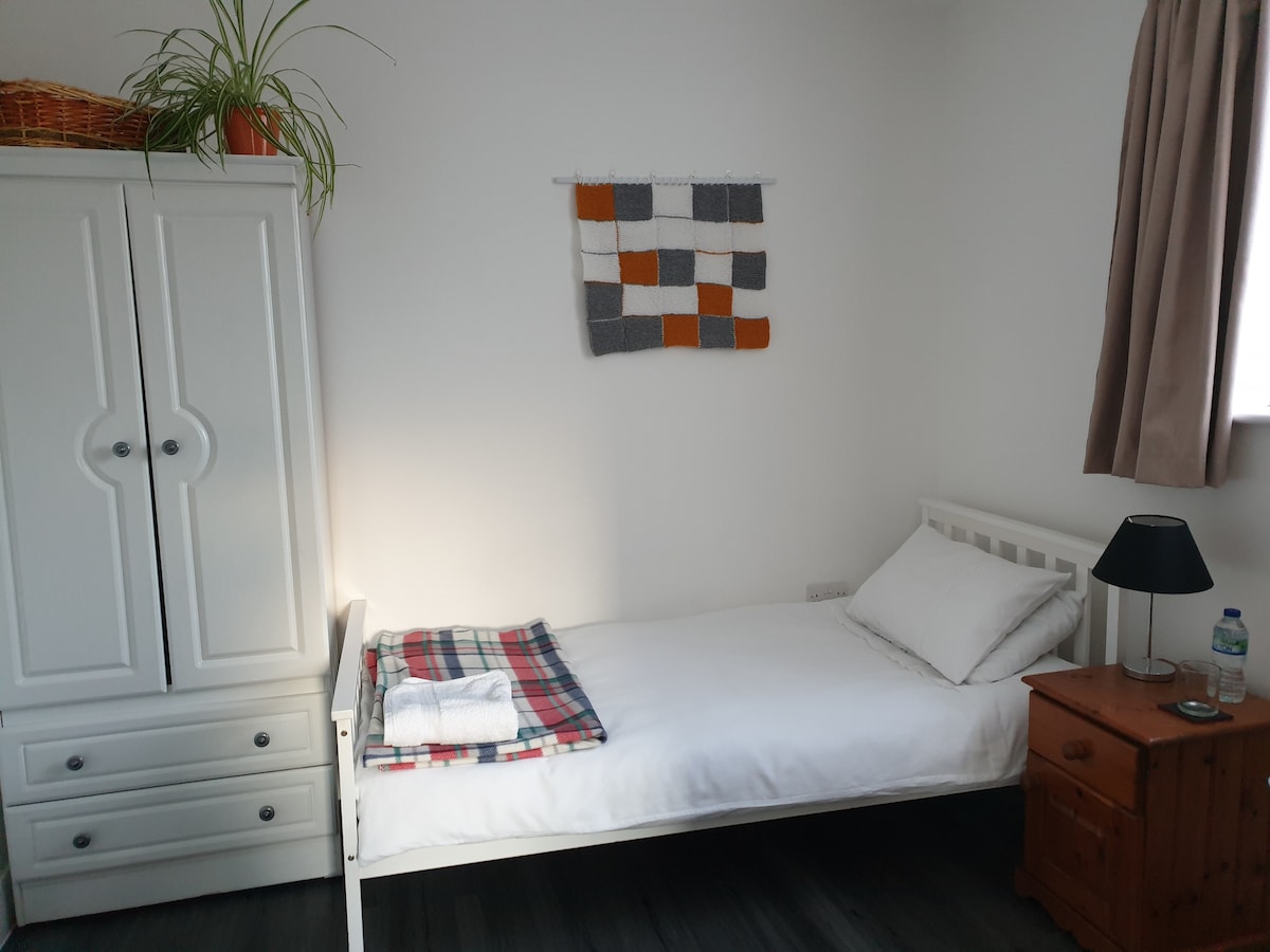 White room in Chesterton Flats for Rent in Cambridgeshire, England
