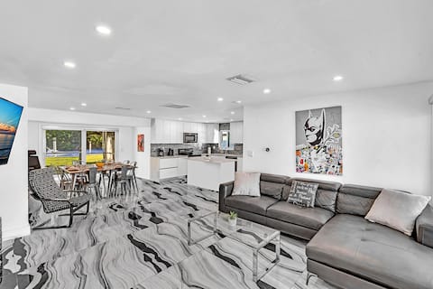 Modern Ocean Lake House Hollywood Hard Rock Casino