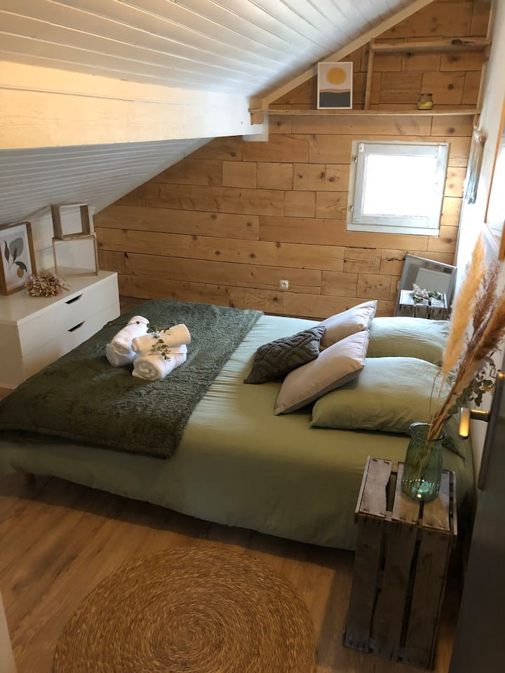 Dormitorio 3 en la planta superior con cama de 140/190 cm