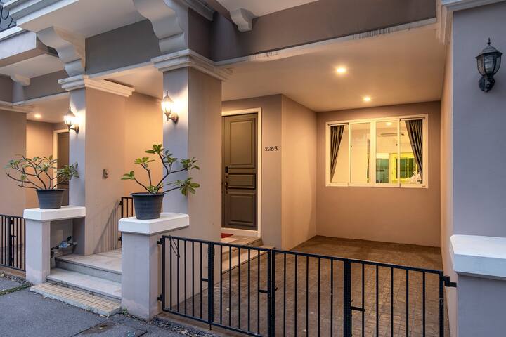 Breezy Haus In Asoke (Pool, walk to BTS/MRT) #VI gallery image 4
