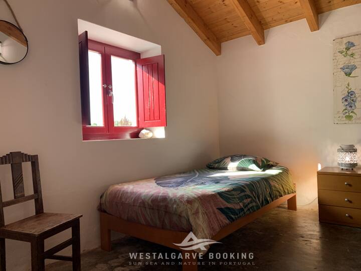 Dormitorio con 2 camas individuales
