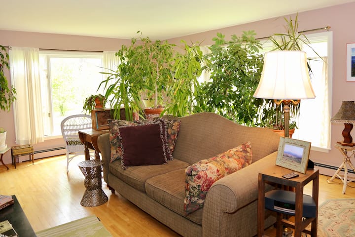 #2 Cycle Inn - Guest Room In Tranquil Home - Harbor Springs, MI