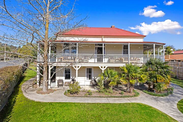 Grandview 4 Bedroom Option / 10 Guests gallery image 2