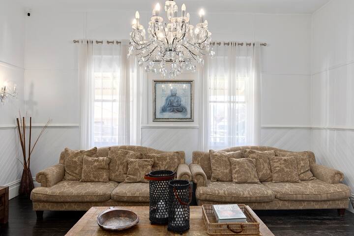 Grandview 4 Bedroom Option / 10 Guests gallery image 3