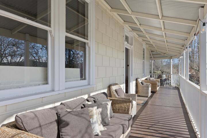 Grandview 4 Bedroom Option / 10 Guests gallery image 5