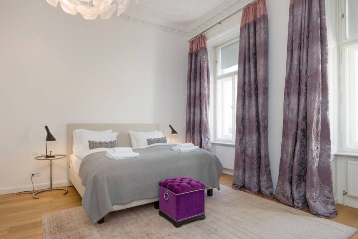 3Br AC next to Rosewood Graben Prestigeapartments gallery image 5