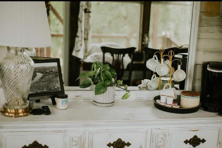 Romantic Riverfront Cabin Retreat For 2 - Possum Kingdom Lake, TX