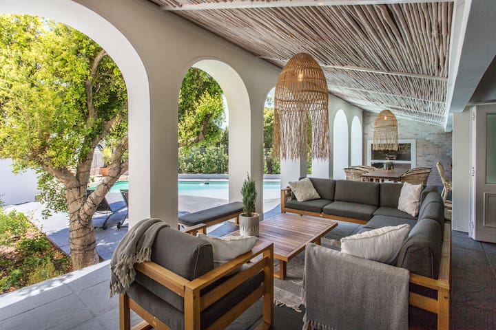 Designer’s home close to beach, big pool & garden