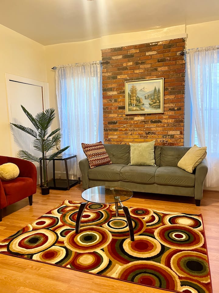Cozy Brooklyn 2 Bed Apt - Close To Beach! - Brooklyn, NY