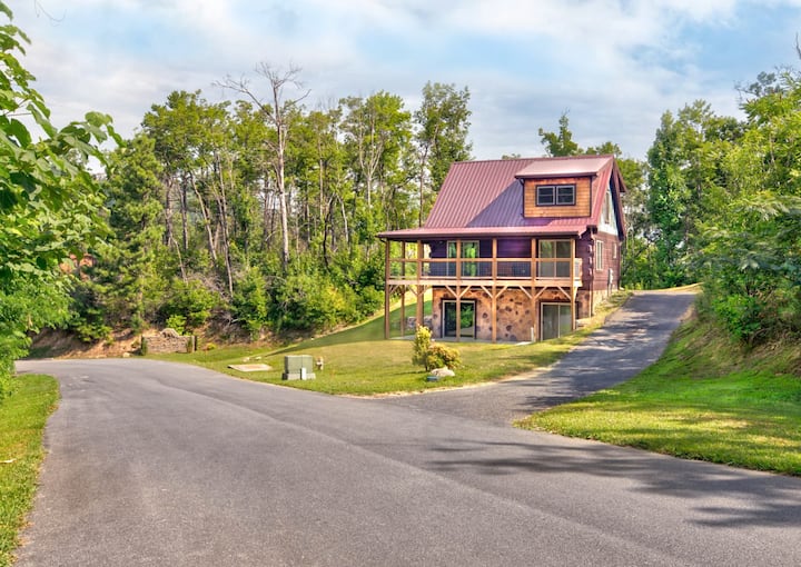 -Victoria- All New! Amazing Rustic Furniture! You Can Split Payments 3 Ways. - Gatlinburg, TN