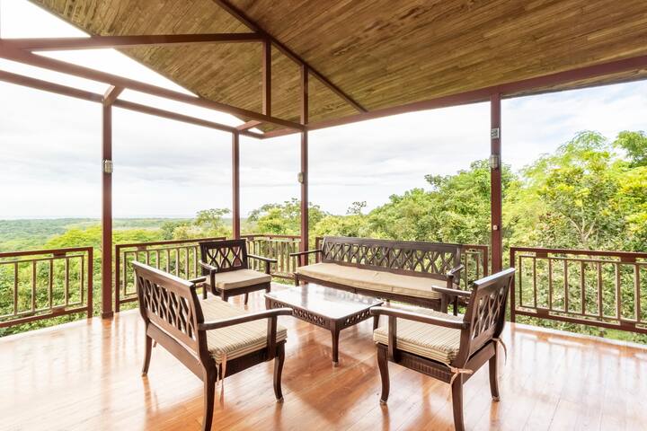 Ocean View Jungle Tree House - 3BR