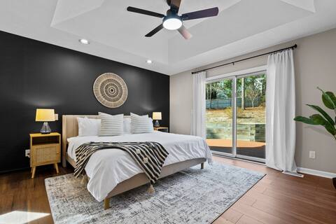 Southern Pines Getaway - Pool, Hot Tub & Fire Pit