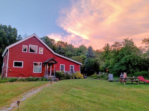 Converted Vermont Barn on 6.5 acres with hot tub