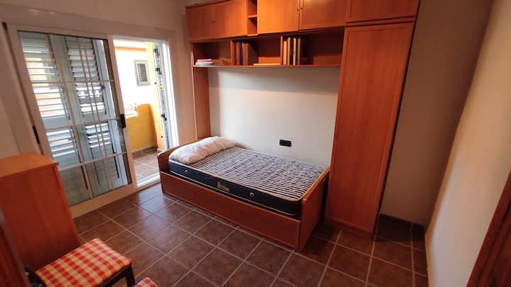 غرفة نوم 2 بسرير متحرك (2 سم)