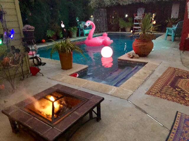 Mermaid Manor* Colorful Cozy Coastal Gem