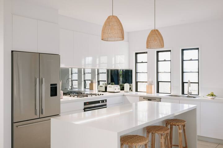 Casa Sol ☼ Beachside Home with Pool & Cinema gallery image 4