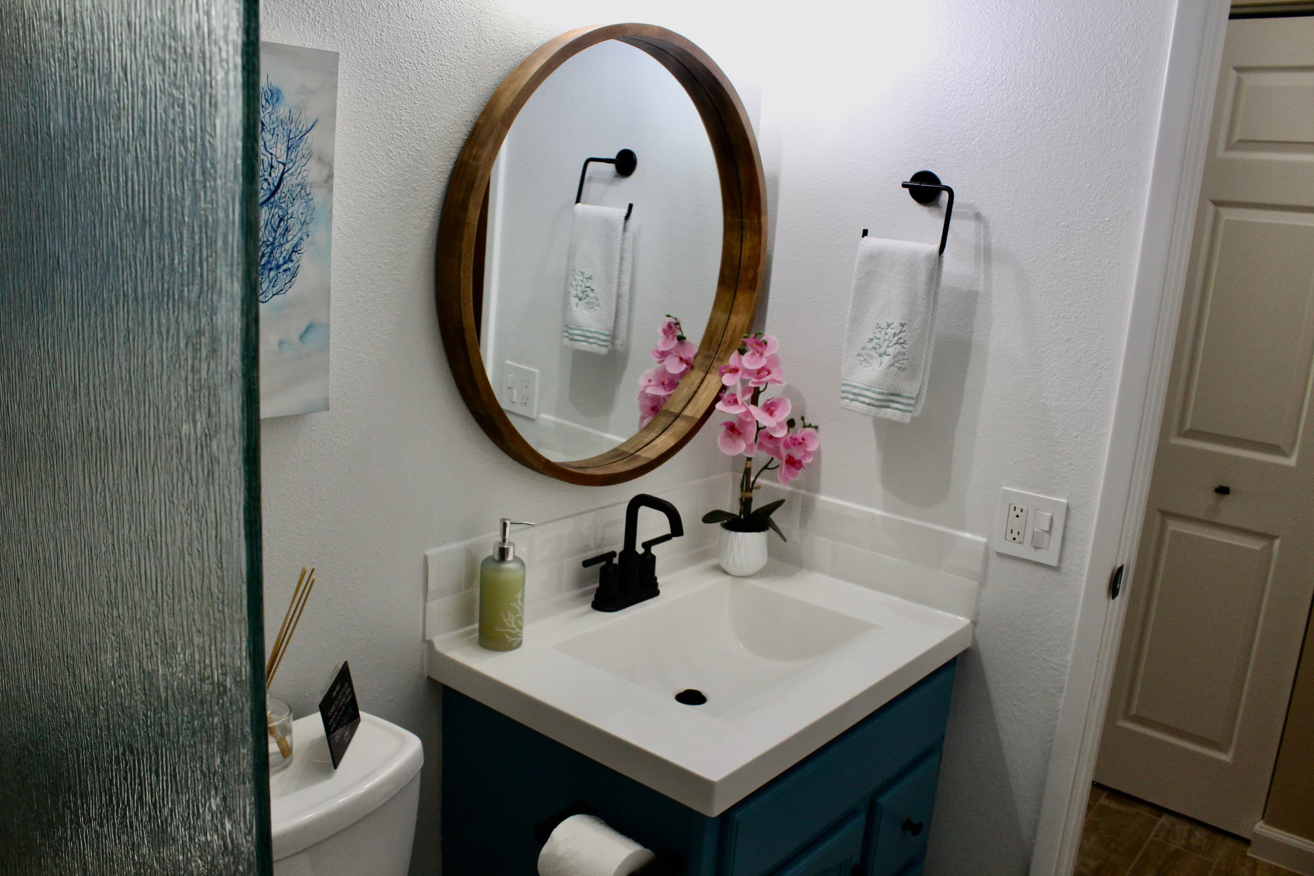 Condo in Kailua-Kona · ★4.97 · 1 bedroom · 2 beds · 1 private bath - Image 9