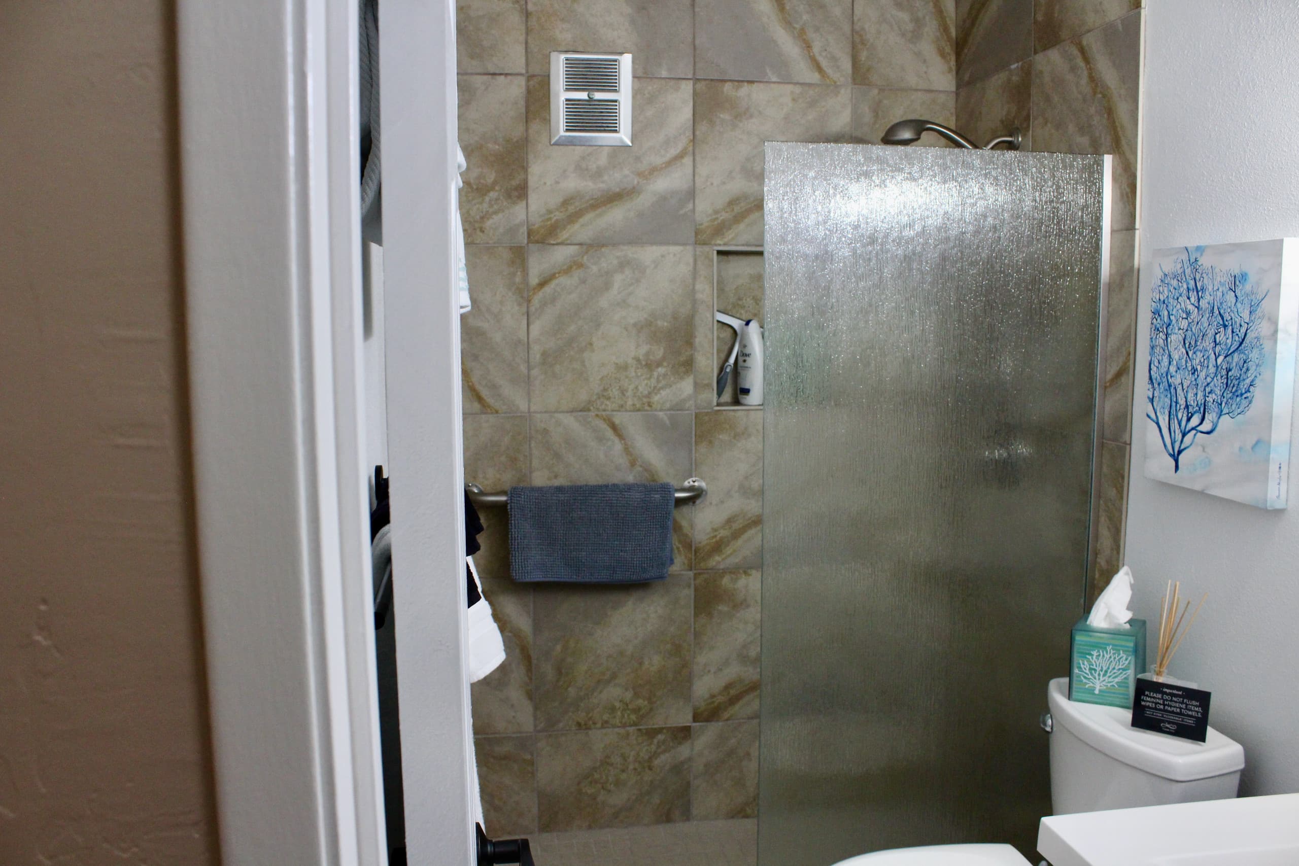 Condo in Kailua-Kona · ★4.97 · 1 bedroom · 2 beds · 1 private bath - Image 7