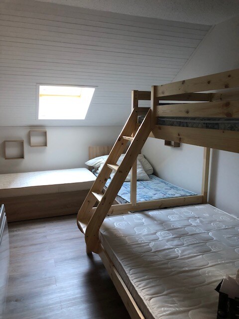 חדר במעונות למעלה