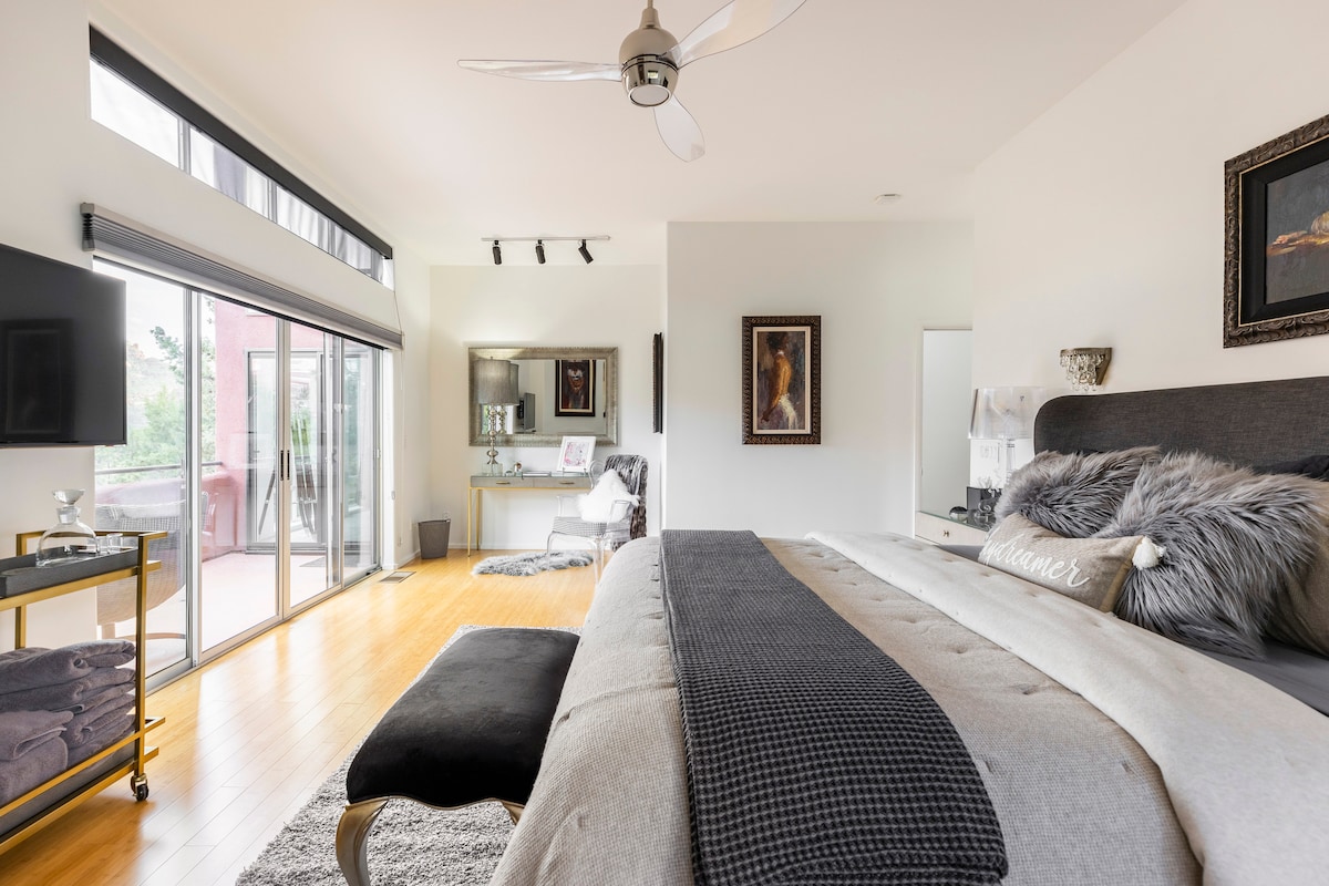 Slip into a cloud-like heaven with Oprah's Favorite Cozy Earth ultra-soft sheets, paired with luxurious 800 Loft Hutterite White Down Duvets wrapped in Jennifer Adams' irresistibly soft duvet covers. Pure bliss awaits!