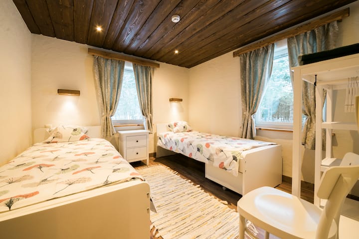 Bedroom with two single beds