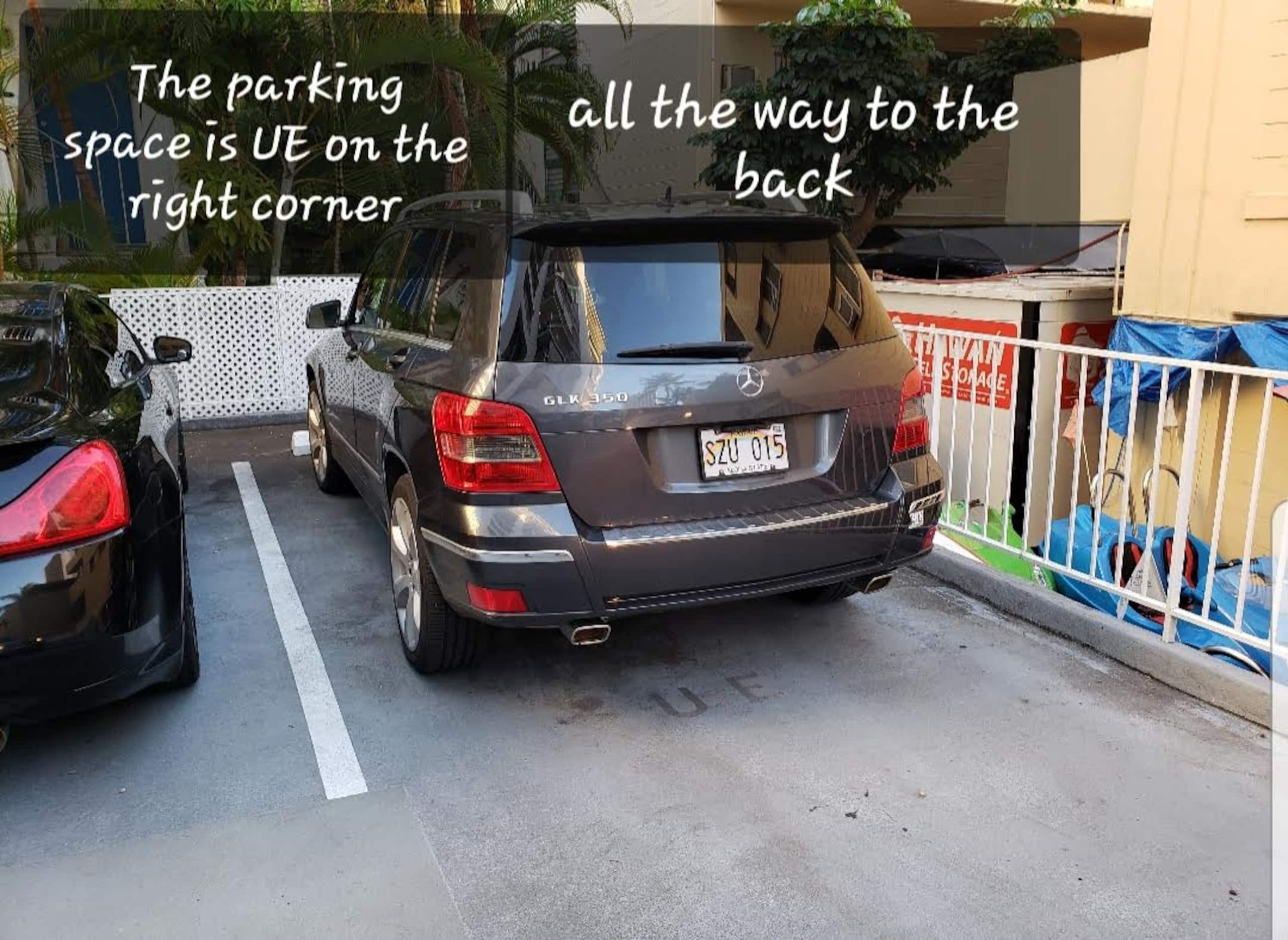 A Minute walk to famous Waikiki beach Free Parking - Image 24