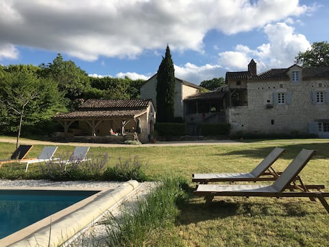Luxury property 4* heated pool, air conditioning