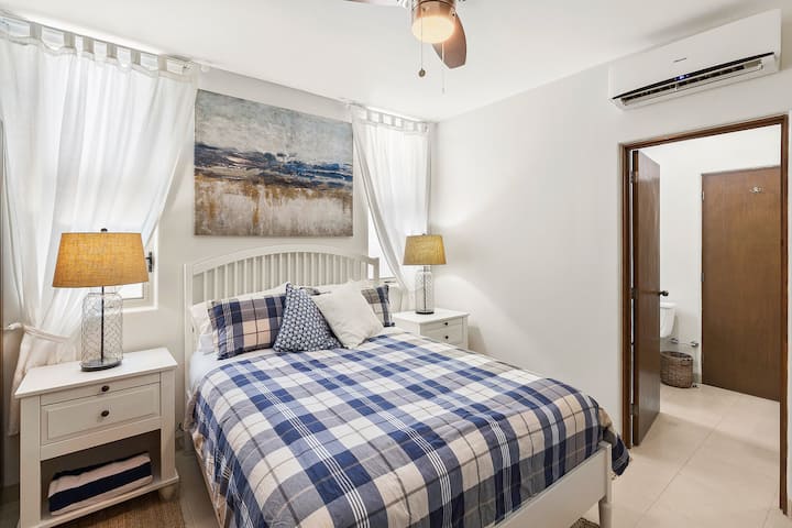 Segundo dormitorio con cama tamaño queen