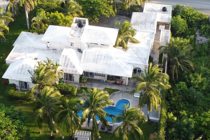 4BR Villa in Alfredo V. Bonfil — 4 bedroom vacation rental in Alfredo V. Bonfil