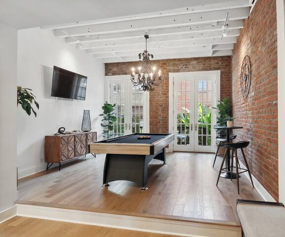 Renovated Arts District Townhouse Steps to FQ gallery image 3