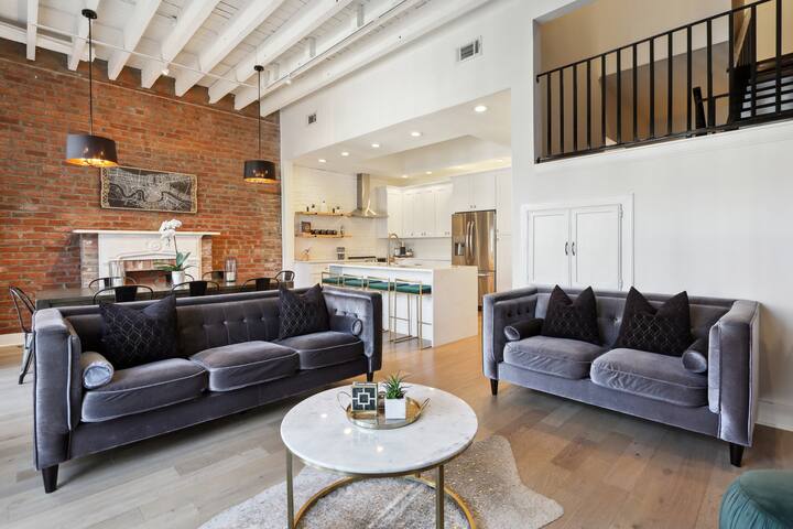 Renovated Arts District Townhouse Steps to FQ gallery image 4