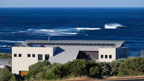 Aquatic Visions Sea View Apartment