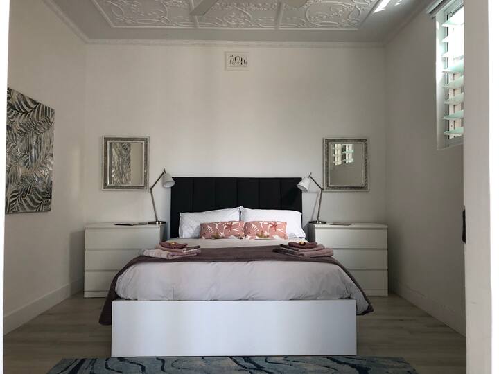 Main Bedroom, Queen Size Bed