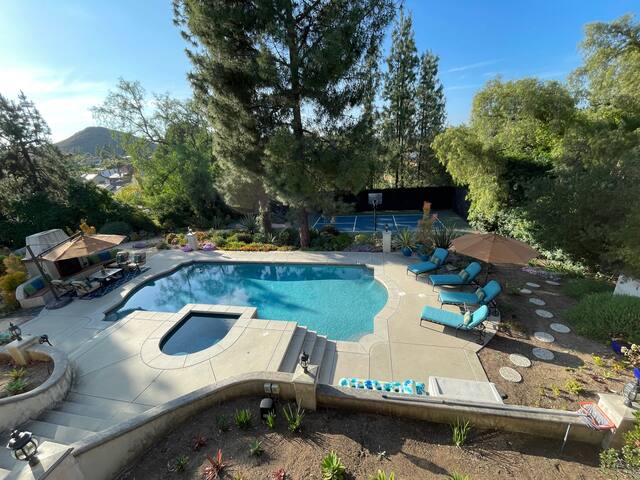 Luxury Home with Heated Pool and Pickle Ball Court gallery image 2