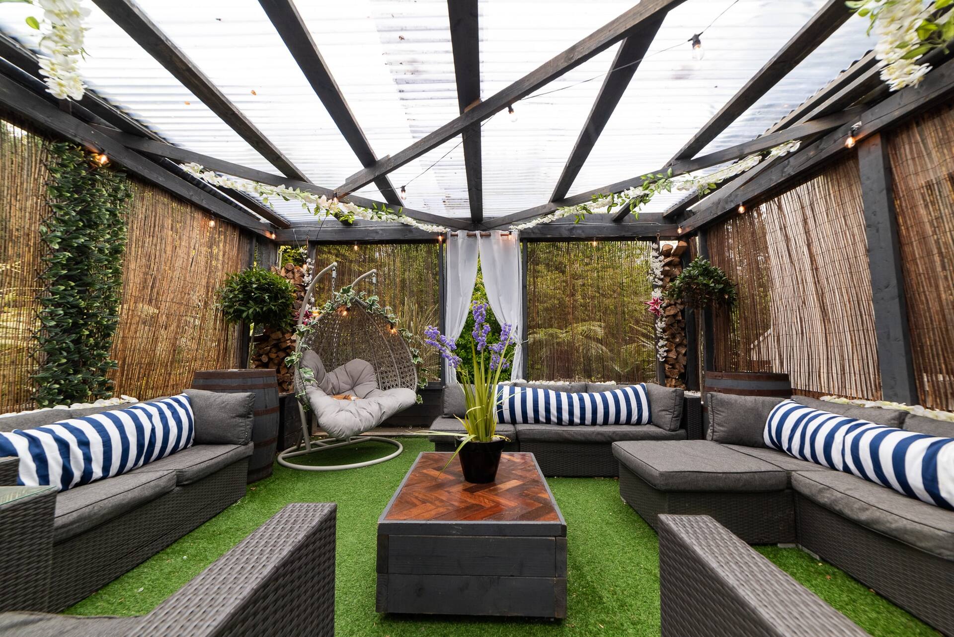 Seating on the veranda at Selshan Lodge