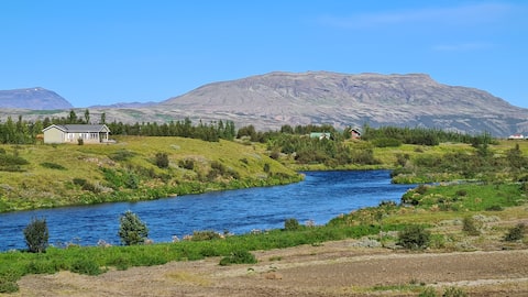Luxury riverside cottage in the Golden circle