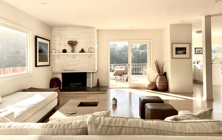 The Laurelmont with Canyon Views and Hot Tub gallery image 4