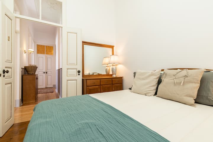 La chambre 5 est légèrement plus petite que les autres