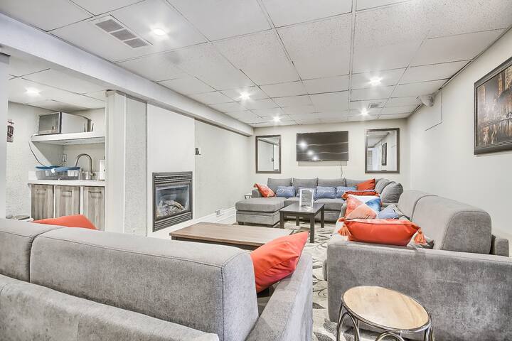 Luxury Travel Unpack Relax Enjoy | Sleeps 10+ gallery image 5